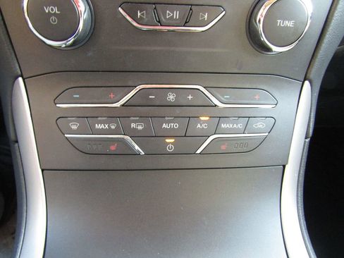 Used 2020 Ford Edge SEL w/ Convenience Package image 17