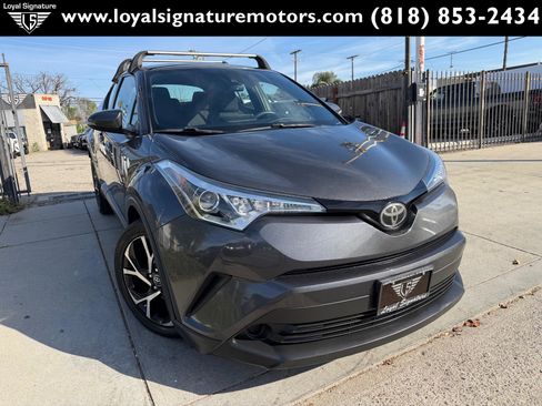 Used 2018 Toyota C-HR XLE image 1