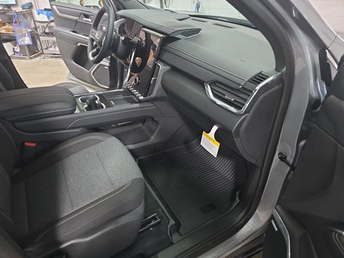 New 2026 GMC Acadia Elevation w/ LPO, Floor Liner Package AWD/4WD image 10