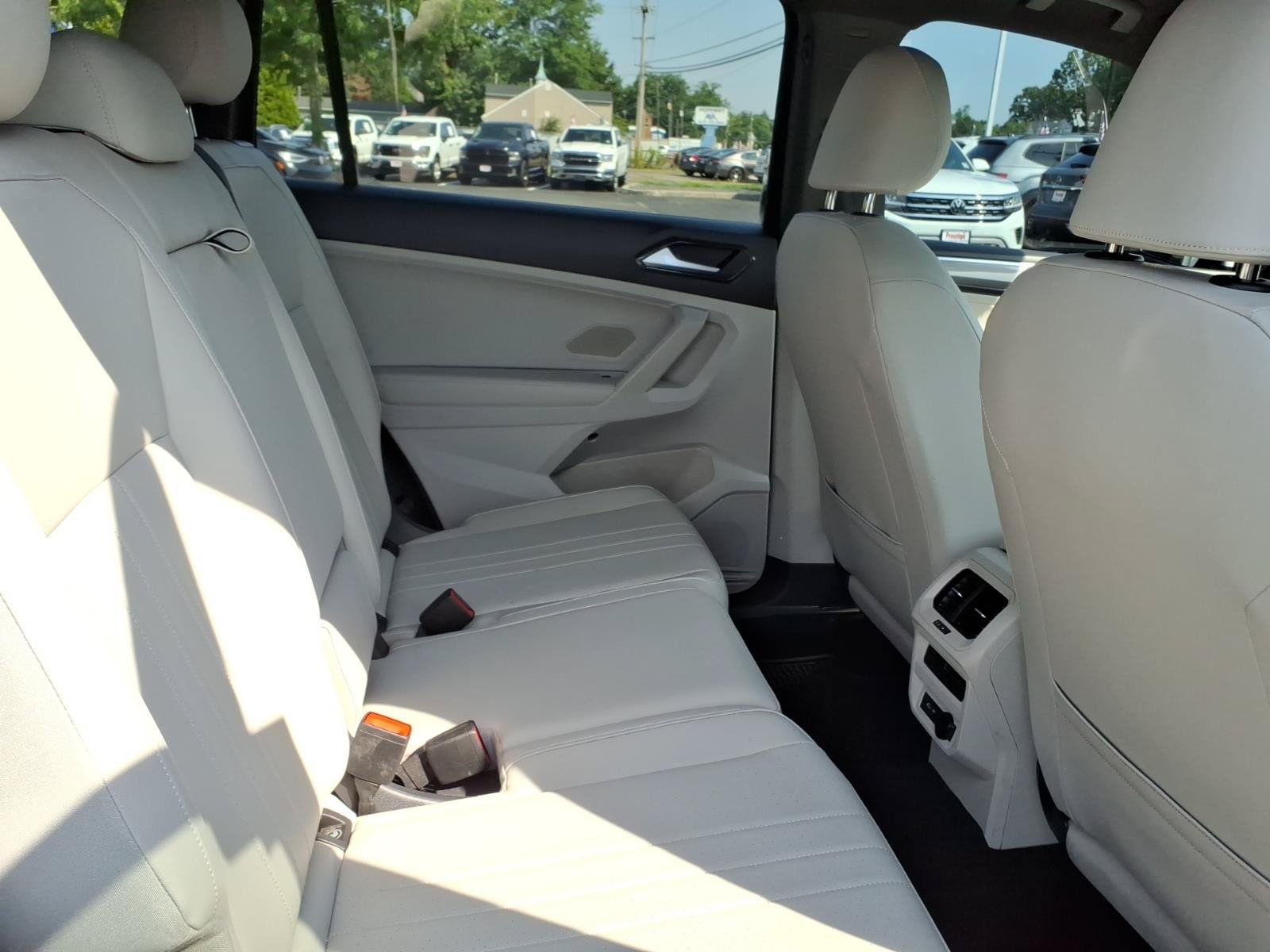 Certified 2023 Volkswagen Tiguan SE R-Line FWD image 11