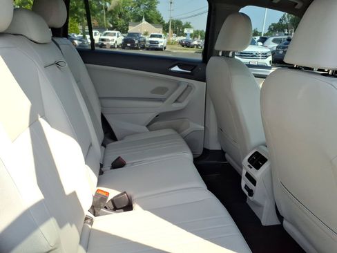 Certified 2023 Volkswagen Tiguan SE R-Line FWD image 11