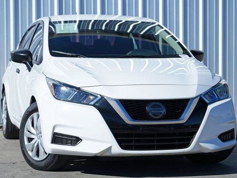 Used 2020 Nissan Versa S image 2