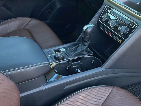 Certified 2021 Volkswagen Atlas SEL Premium image 14