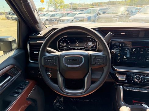 Used 2024 GMC Sierra 2500 Denali Ultimate AWD/4WD image 26