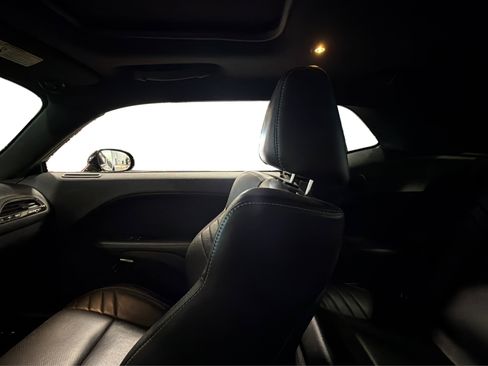 Used 2016 Dodge Challenger SRT Hellcat RWD image 41