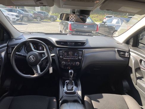 Used 2020 Nissan Rogue Sport S FWD image 12