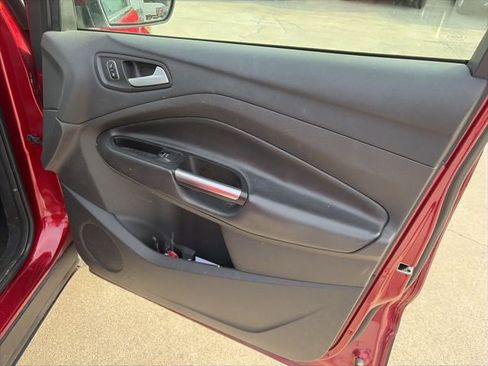 Used 2017 Ford Escape Titanium image 30