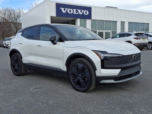 New 2026 Volvo EX30 Cross Country Ultra image 1