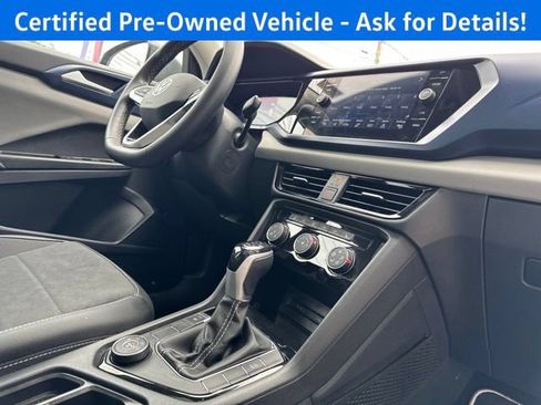 Used 2023 Volkswagen Taos SE w/ Panoramic Sunroof Package AWD/4WD image 26