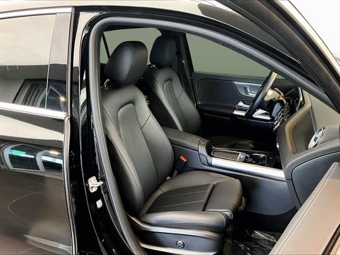 Used 2025 Mercedes-Benz GLA 250 image 10
