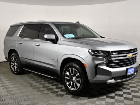 Used 2023 Chevrolet Tahoe LT w/ Luxury Package AWD/4WD image 4