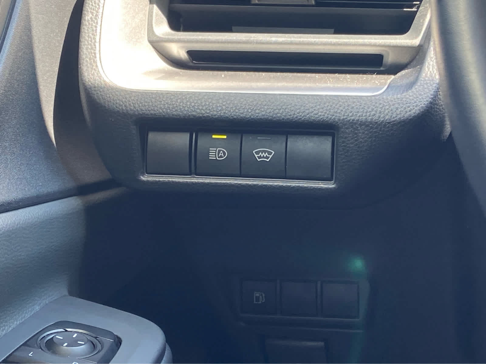 Used 2024 Toyota Prius LE FWD image 23