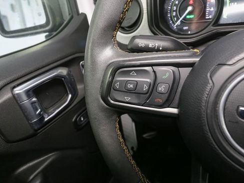 Used 2024 Jeep Wrangler Unlimited AWD/4WD image 32