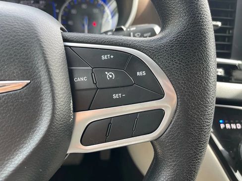 Used 2020 Chrysler Voyager Lxi image 16