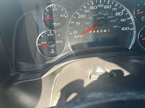 Used 2018 GMC Savana 2500 w/ Driver Convenience Package image 11