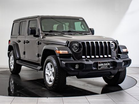 Used 2021 Jeep Wrangler Unlimited Sport image 12