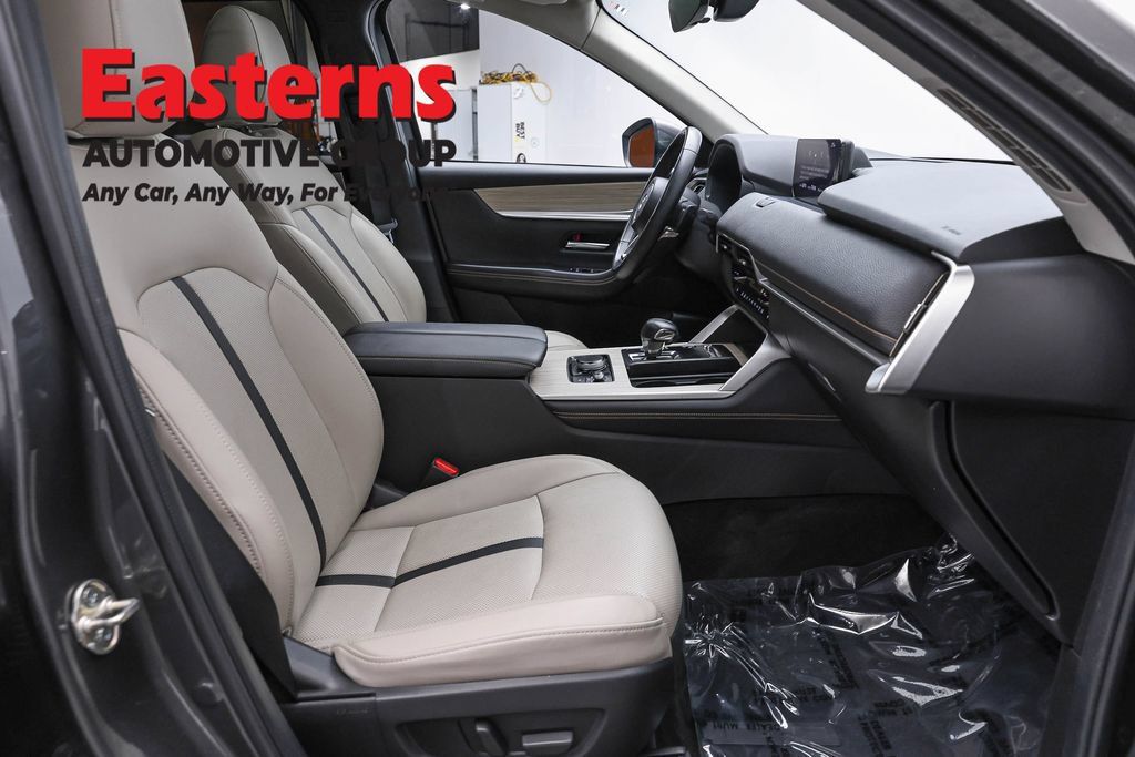 Used 2024 MAZDA CX-90 Plug-In Hybrid w/ Preferred AWD/4WD image 28
