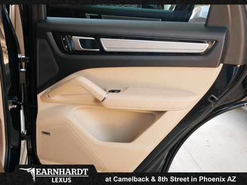 Used 2022 Porsche Cayenne Platinum Edition w/ Premium Package Plus AWD/4WD image 18