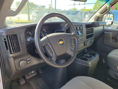 Used 2021 Chevrolet Express 3500 w/ Power Convenience Package image 12
