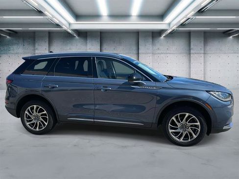 Used 2022 Lincoln Corsair Standard w/ Equipment Group 101A image 3