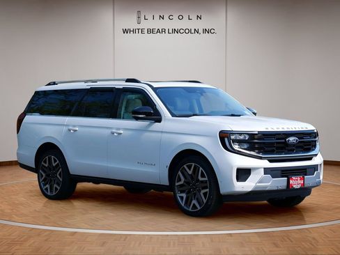 Used 2025 Ford Expedition Max Platinum w/ Platinum Ultimate Package AWD/4WD image 3