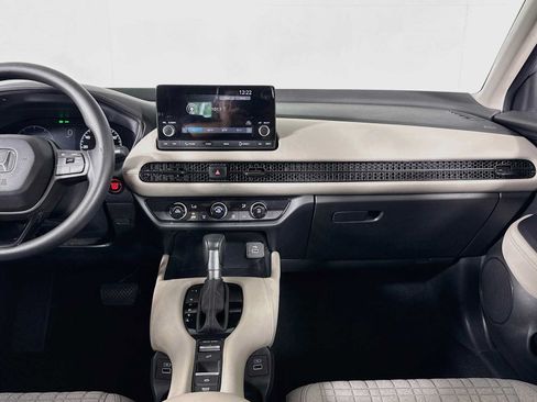 Used 2023 Honda HR-V LX image 12
