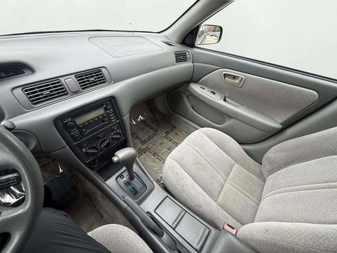 Used 2001 Toyota Camry LE FWD image 18
