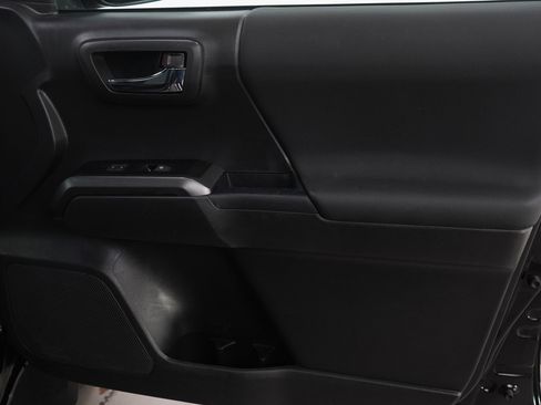 Used 2023 Toyota Tacoma w/ TRD Package image 10