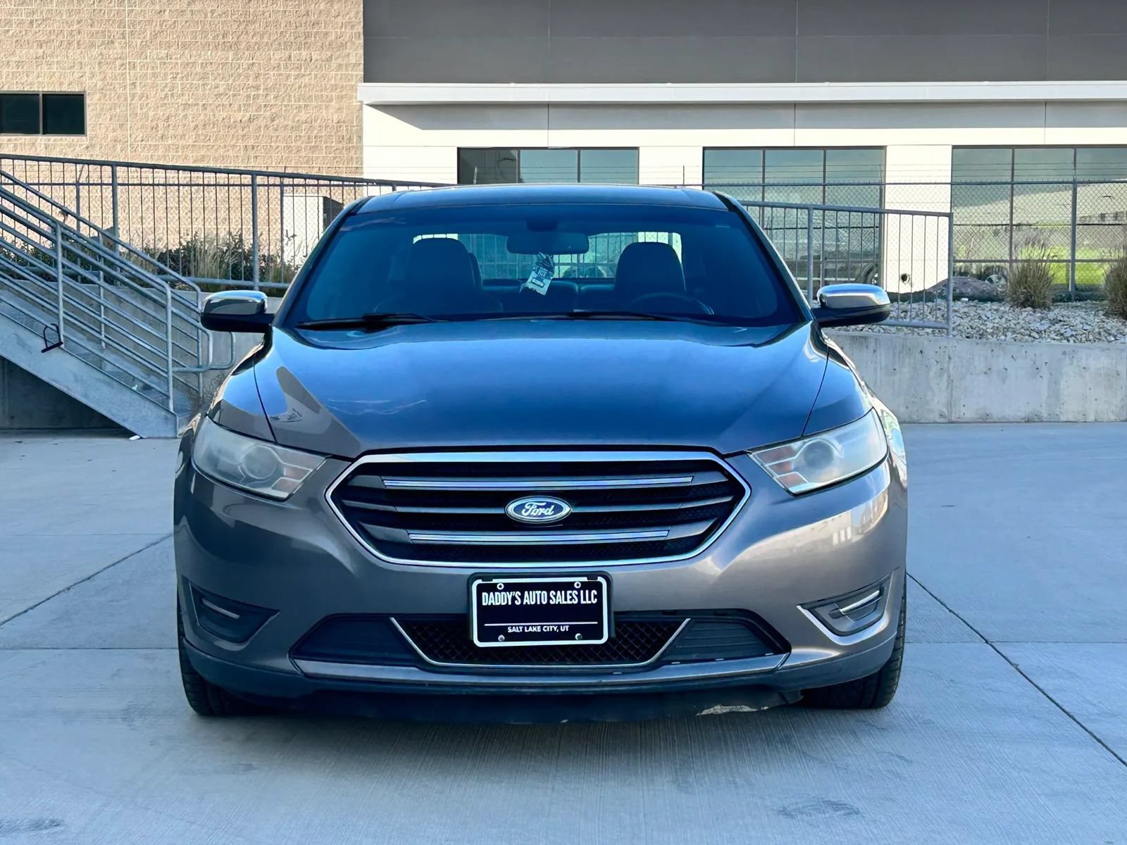 Used 2013 Ford Taurus Limited FWD image 8