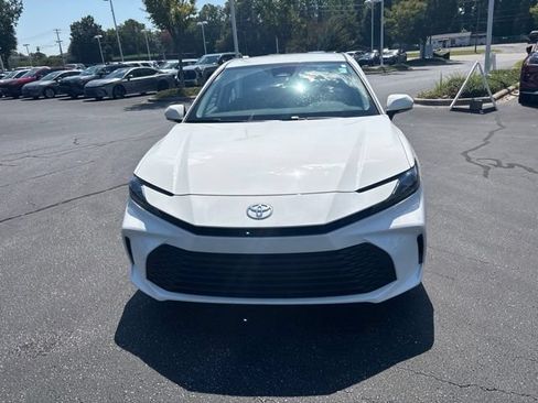 Used 2025 Toyota Camry LE w/ Convenience Package FWD image 4