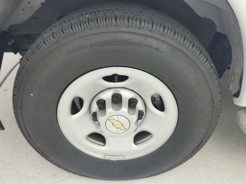 Used 2025 Chevrolet Express 2500 w/ Driver Convenience Package RWD image 19