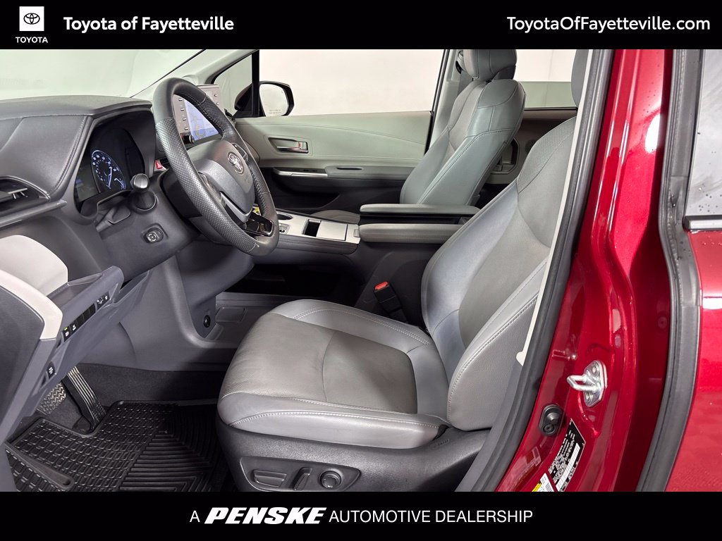 Certified 2023 Toyota Sienna Limited FWD image 26