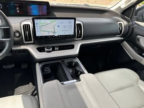 Used 2025 Ford Expedition Active AWD/4WD image 24