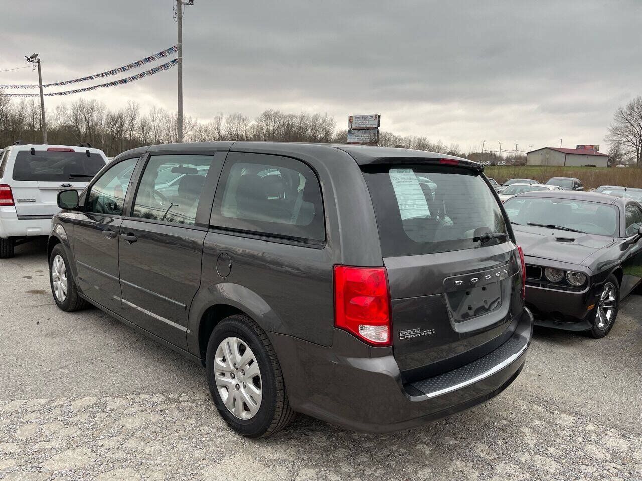 Used 2016 Dodge Grand Caravan American Value Package FWD image 3