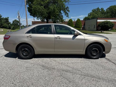 Used 2009 Toyota Camry SE FWD image 4