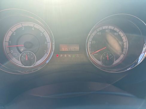 Used 2018 Dodge Grand Caravan SXT w/ Driver Convenience Group image 2