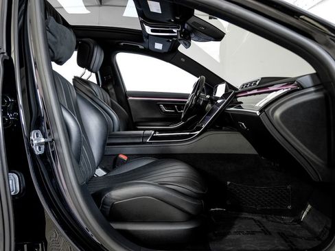 Used 2022 Mercedes-Benz S 580 4MATIC Sedan w/ AMG Line Package image 31