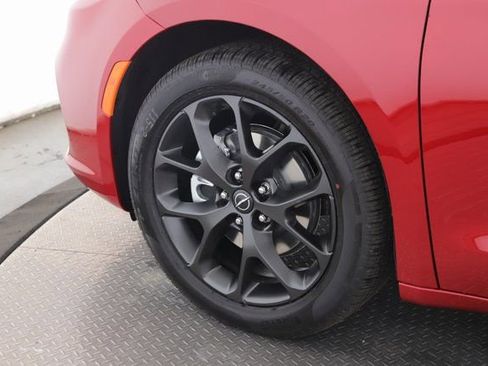 New 2026 Chrysler Pacifica Select w/ S Appearance Package FWD image 13