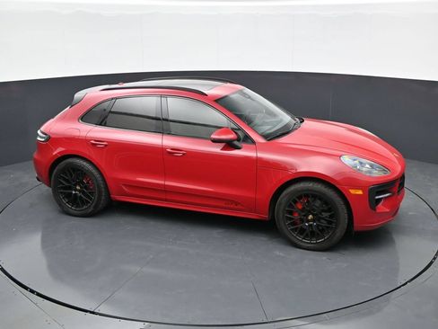 Used 2021 Porsche Macan GTS w/ Sport Chrono Package AWD/4WD image 32
