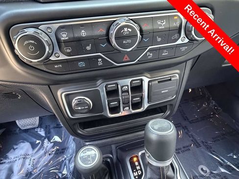 Used 2023 Jeep Wrangler Unlimited Sahara AWD/4WD image 20