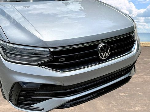 Used 2023 Volkswagen Tiguan SE R-Line FWD image 36