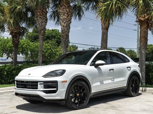 Used 2024 Porsche Cayenne S AWD/4WD image 34