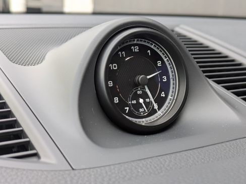 Used 2025 Porsche Macan image 21