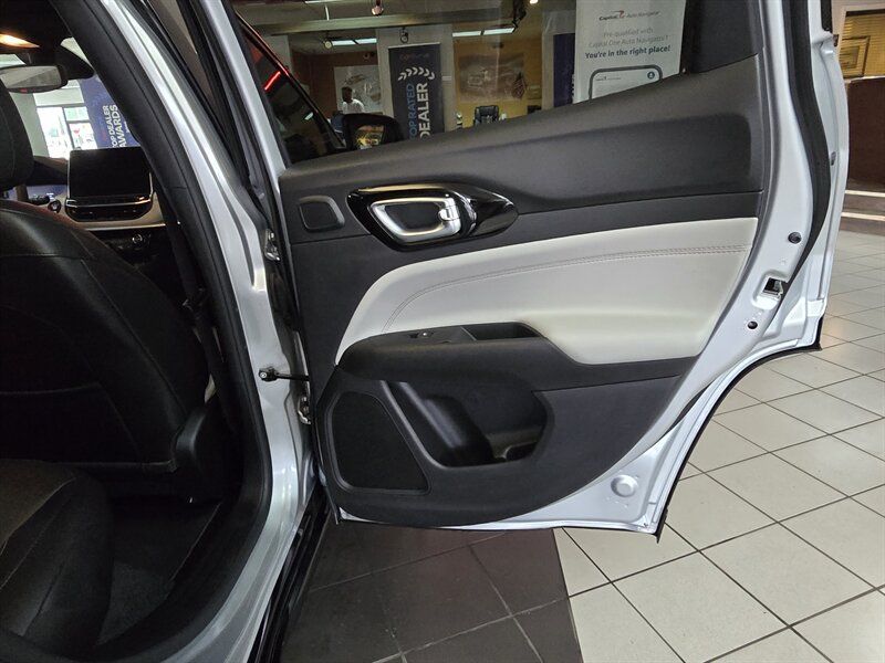 Used 2025 Jeep Compass Limited w/ Elite Group AWD/4WD image 15