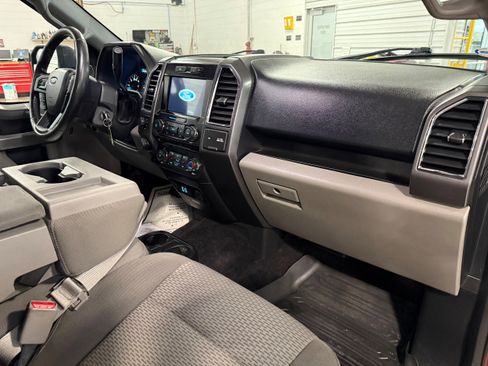 Used 2017 Ford F150 XLT w/ Equipment Group 302A Luxury AWD/4WD image 9