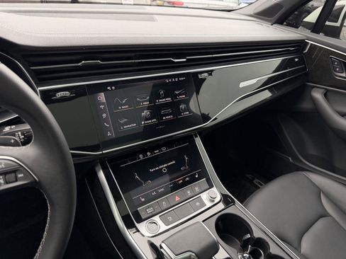 Used 2025 Audi Q7 2.0T Premium w/ Convenience Plus Package image 17