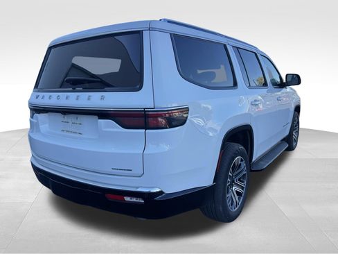 Used 2024 Jeep Wagoneer Series II w/ Flexible Seating Group AWD/4WD image 5