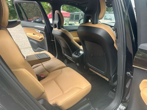 Used 2018 Volvo XC90 T6 Momentum w/ Convenience Package AWD/4WD image 22