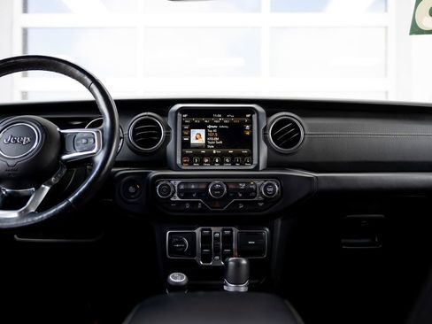 Used 2018 Jeep Wrangler Unlimited Sahara AWD/4WD image 20