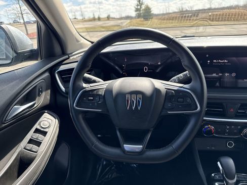Used 2024 Buick Encore GX Sport Touring image 19